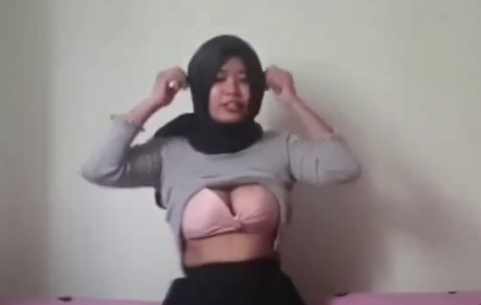 Selingkuh Dengan Binor Tetangga Hijab Ngajak OYO